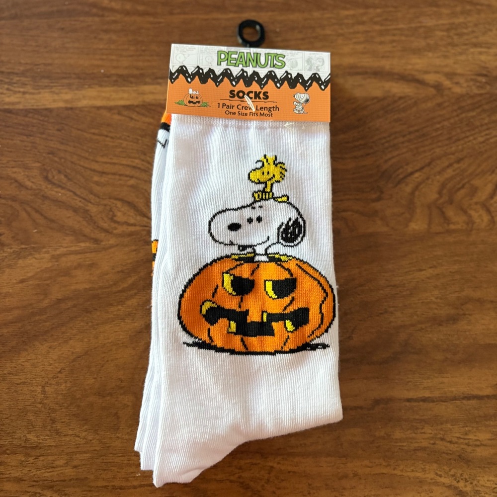 Peanuts Snoopy Woodstock Halloween Pumpkin Crew Socks White CV-40157MNCF NEW
